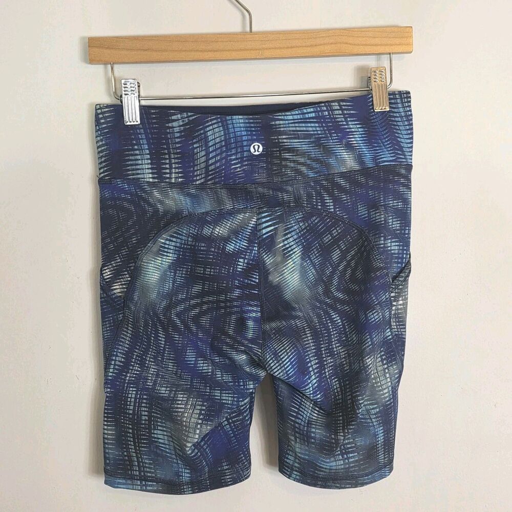 NWT Lululemon Invigorate High Rise Bike Short 8" Shapeshifter Flux Blue Multi - Picture 6 of 7